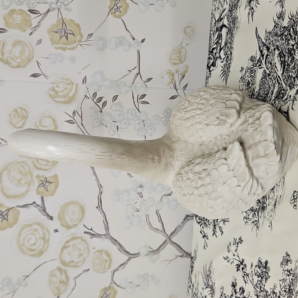 Homco White Swan Sculpture with Orange Beak - Picture 4 of 10